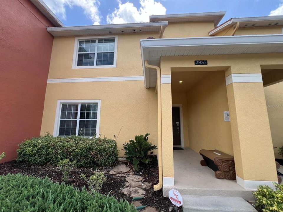 En Venta: $345,000 (4 camas, 3 baños, 1902 Pies cuadrados)