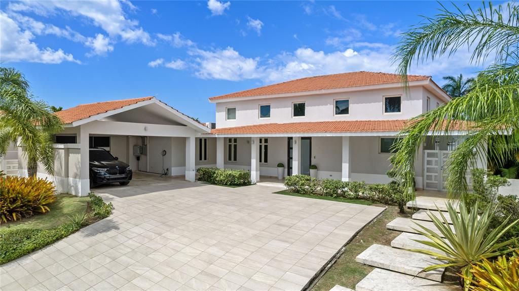 For Sale: $2,500,000 (4 beds, 3 baths, 4450 Square Feet)