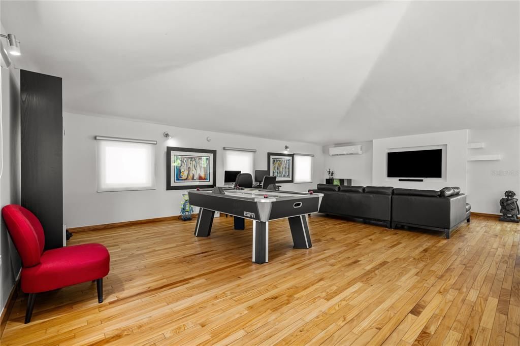 For Sale: $2,500,000 (4 beds, 3 baths, 4450 Square Feet)