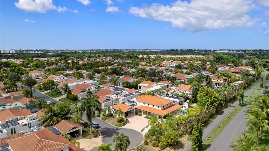 For Sale: $2,500,000 (4 beds, 3 baths, 4450 Square Feet)