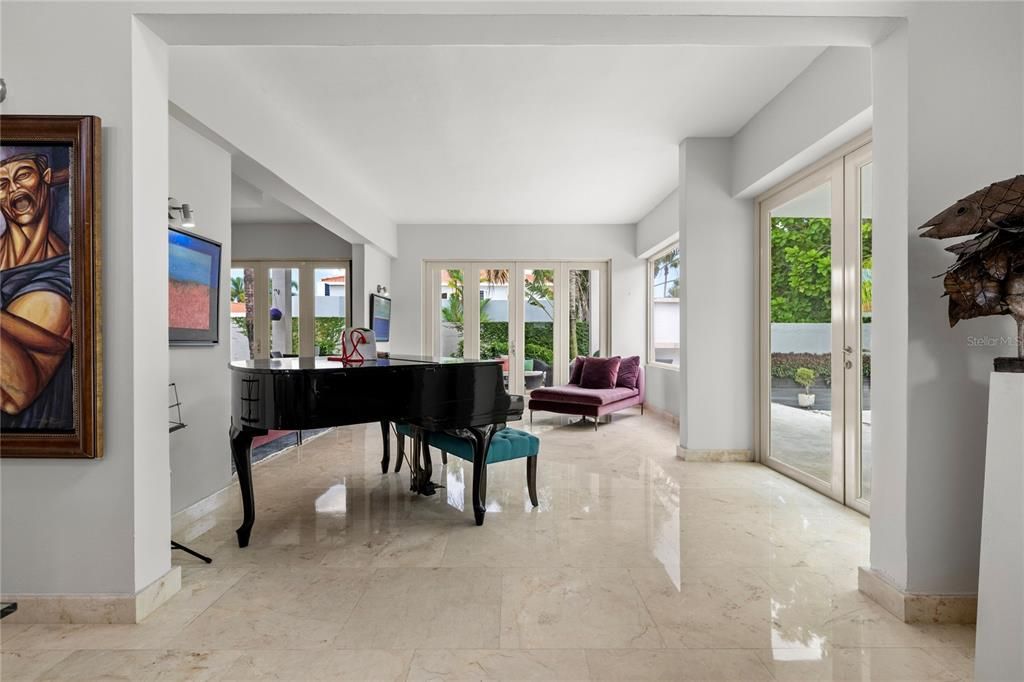 For Sale: $2,500,000 (4 beds, 3 baths, 4450 Square Feet)