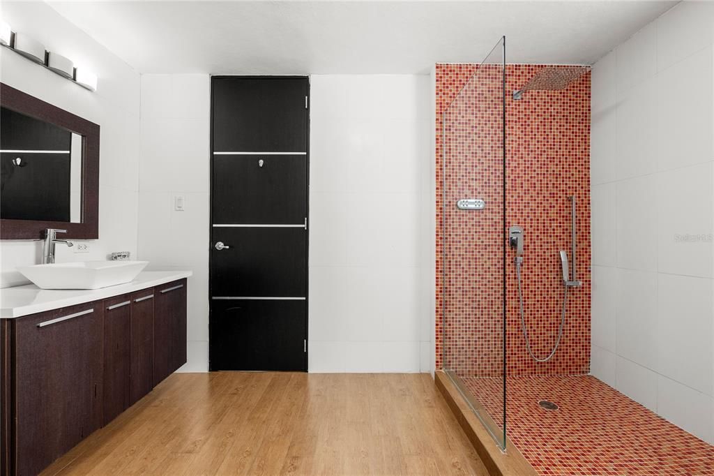 For Sale: $2,500,000 (4 beds, 3 baths, 4450 Square Feet)