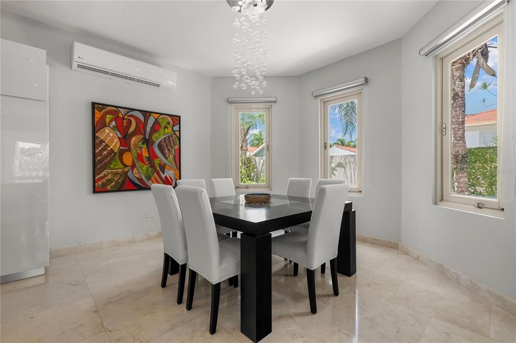 For Sale: $2,500,000 (4 beds, 3 baths, 4450 Square Feet)