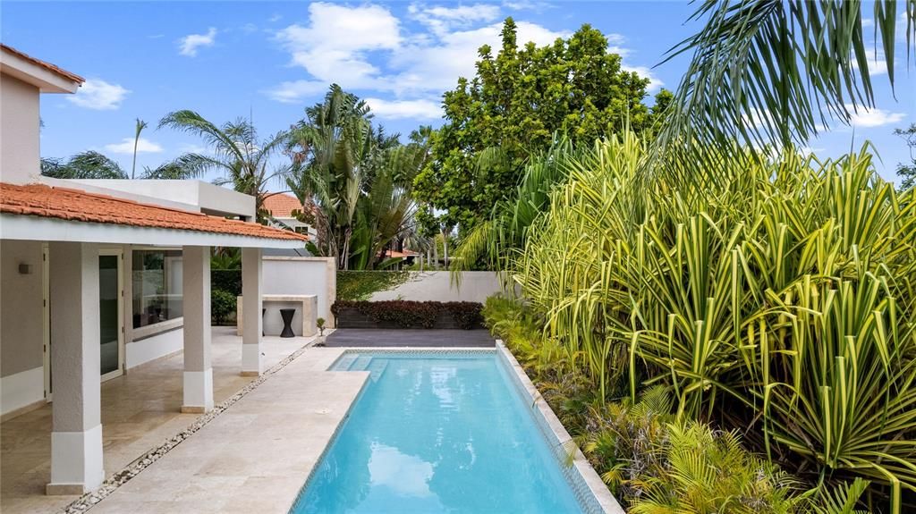 For Sale: $2,500,000 (4 beds, 3 baths, 4450 Square Feet)