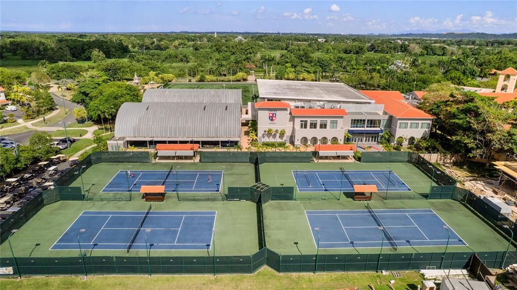 For Sale: $2,500,000 (4 beds, 3 baths, 4450 Square Feet)