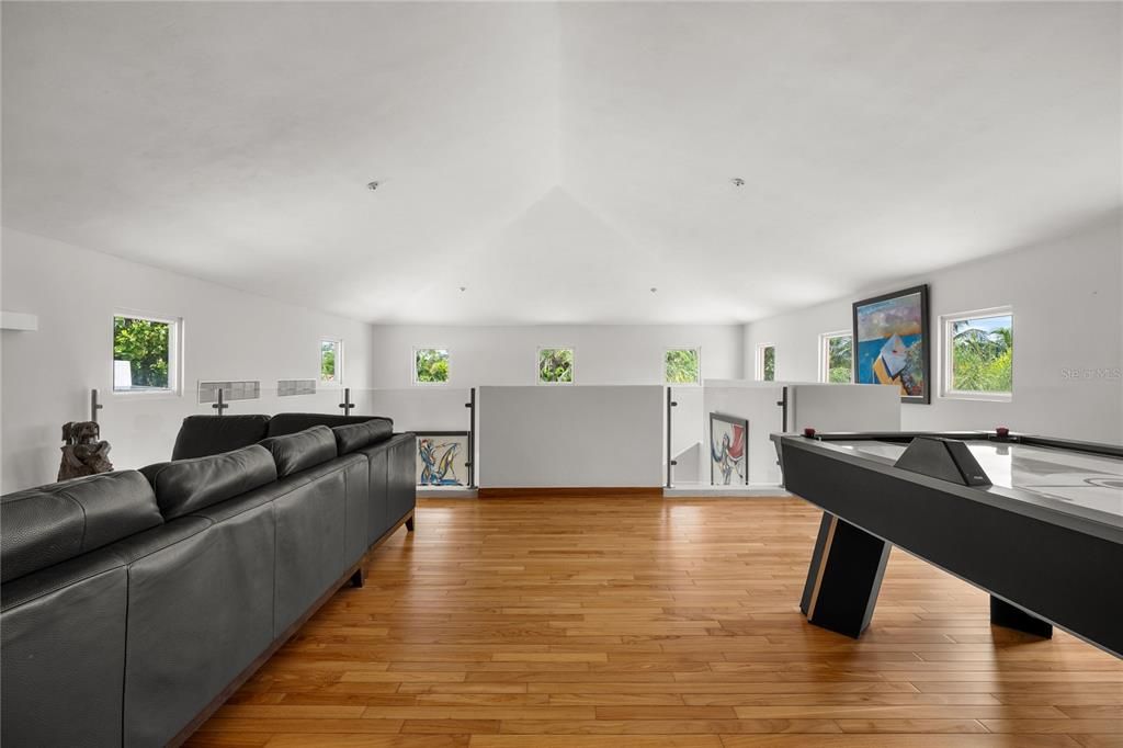 For Sale: $2,500,000 (4 beds, 3 baths, 4450 Square Feet)