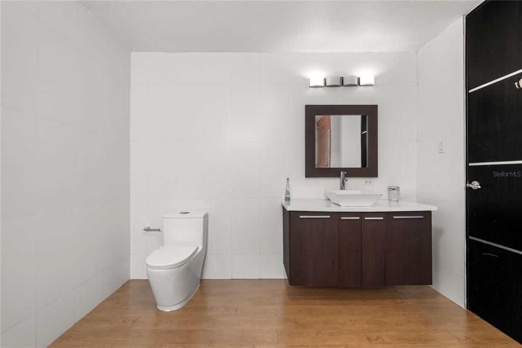 For Sale: $2,500,000 (4 beds, 3 baths, 4450 Square Feet)