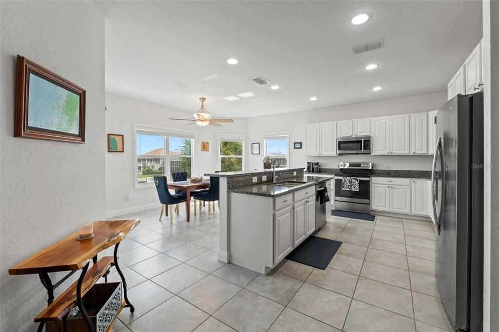 待售: $1,100,000 (3 贝兹, 3 浴室, 2008 平方英尺)