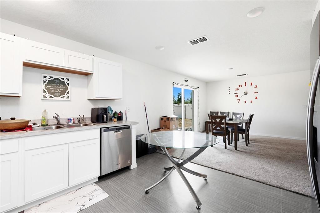 For Sale: $280,000 (4 beds, 2 baths, 1819 Square Feet)