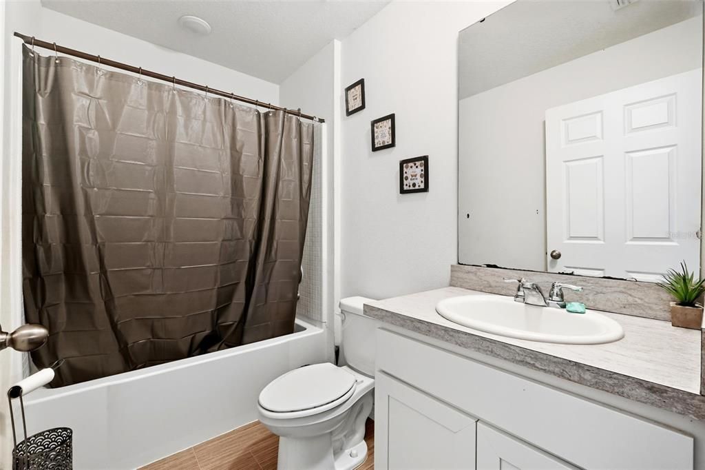 For Sale: $280,000 (4 beds, 2 baths, 1819 Square Feet)