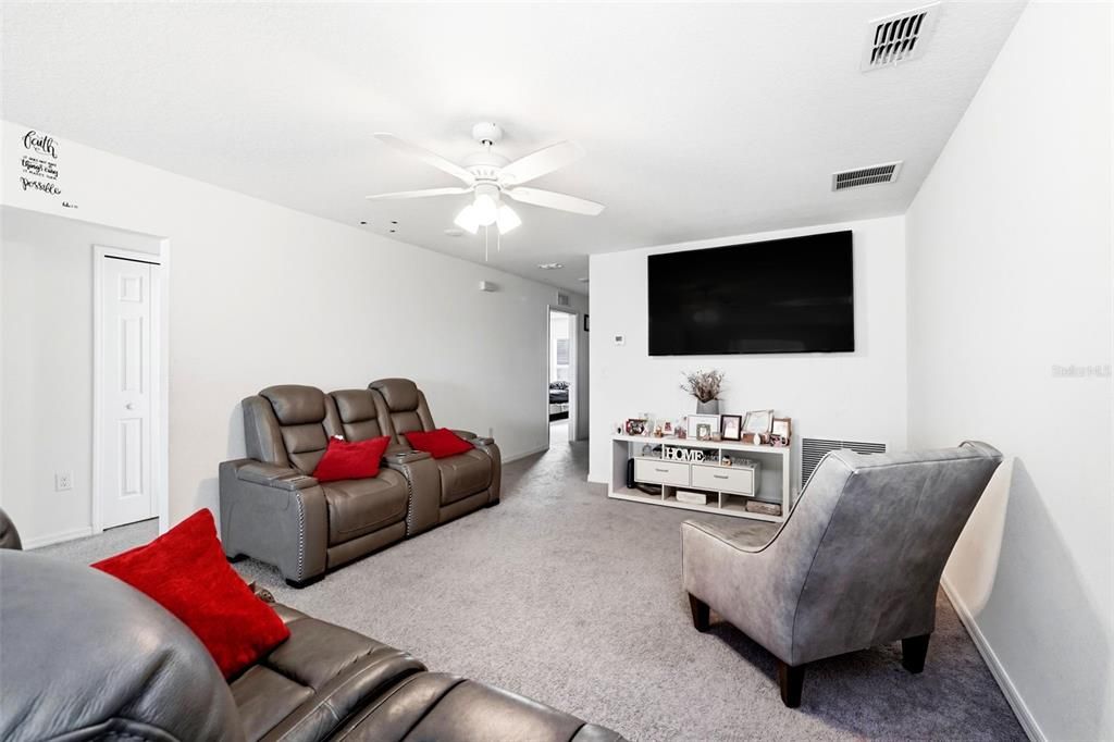 For Sale: $280,000 (4 beds, 2 baths, 1819 Square Feet)