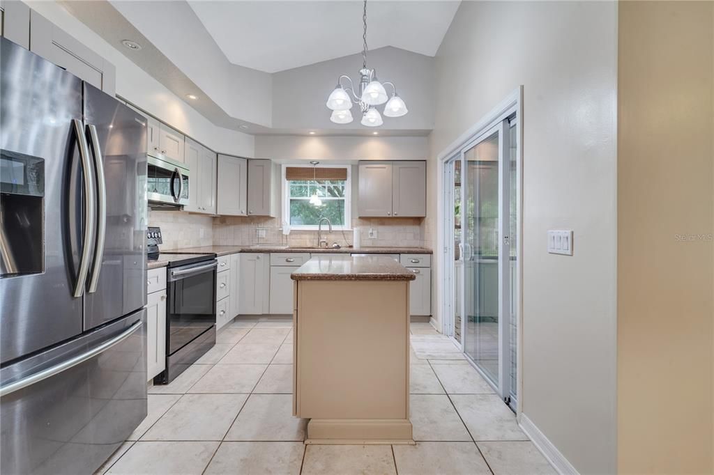 For Rent: $2,700 (3 beds, 2 baths, 1602 Square Feet)