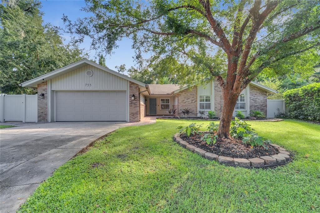 For Rent: $2,700 (3 beds, 2 baths, 1602 Square Feet)