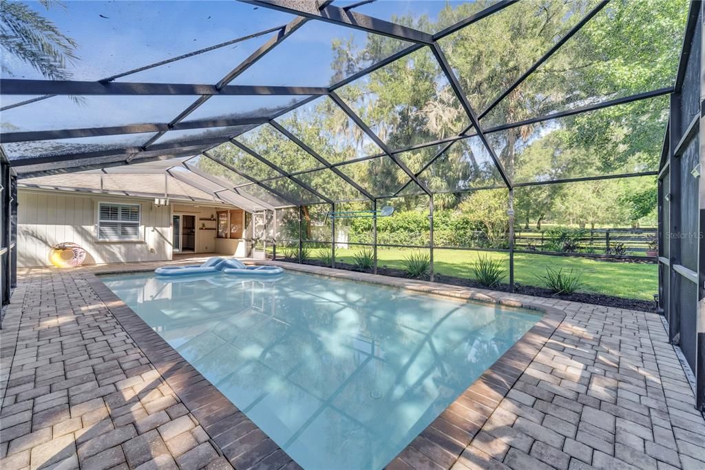 For Rent: $2,700 (3 beds, 2 baths, 1602 Square Feet)