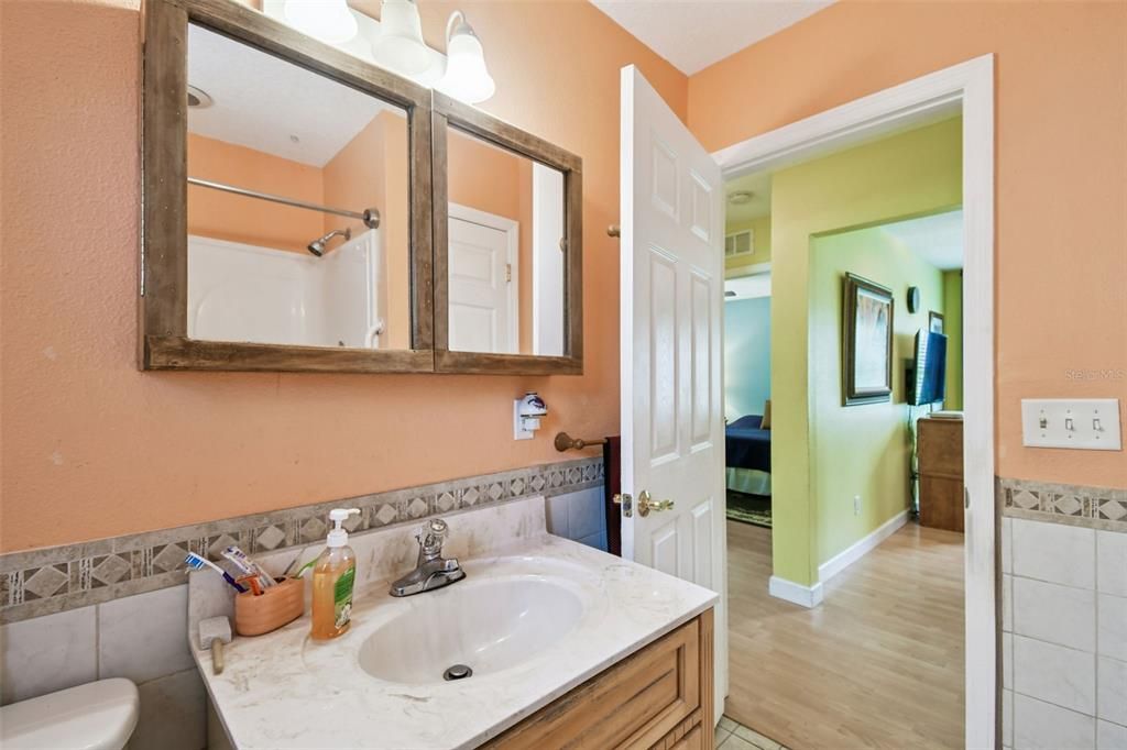 На продажу: $235,000 (2 спален, 2 ванн, 1292 Квадратных фут)