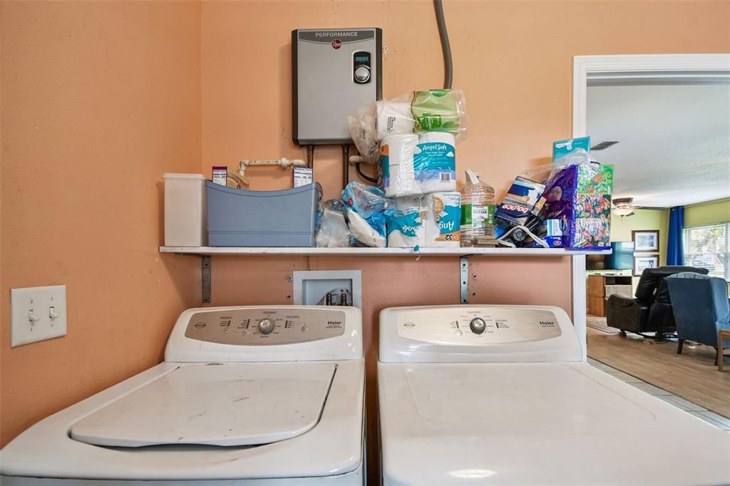 На продажу: $235,000 (2 спален, 2 ванн, 1292 Квадратных фут)