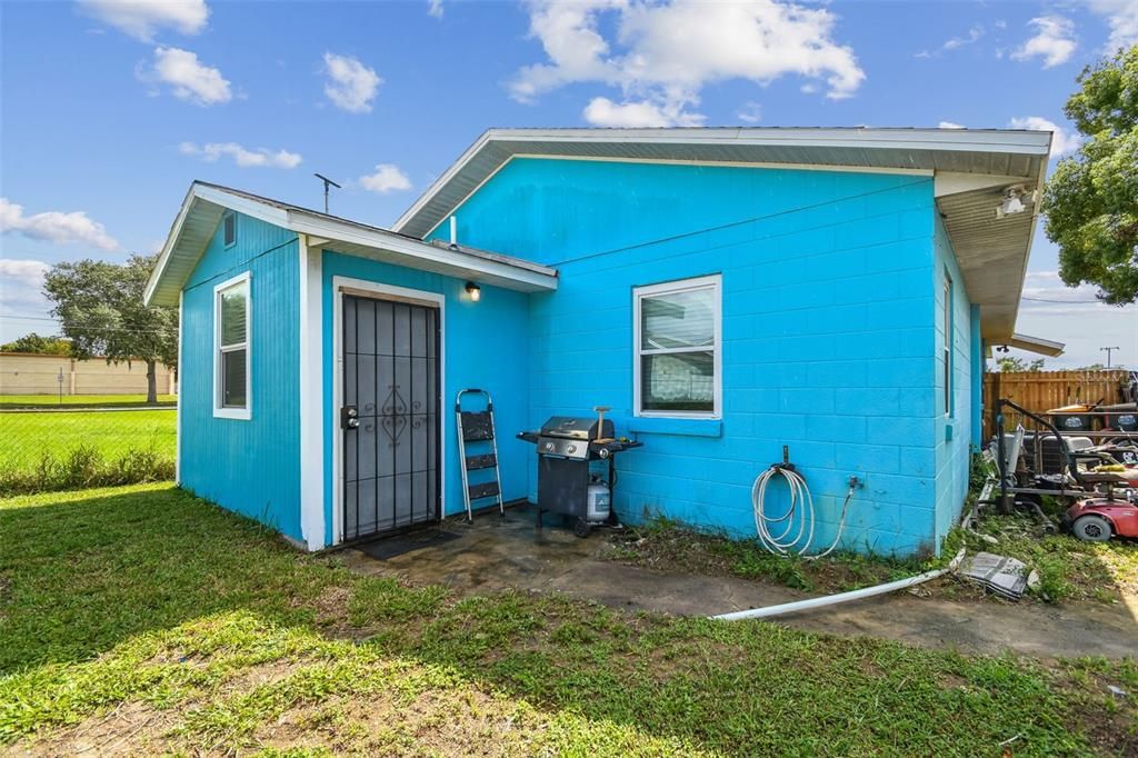 На продажу: $235,000 (2 спален, 2 ванн, 1292 Квадратных фут)