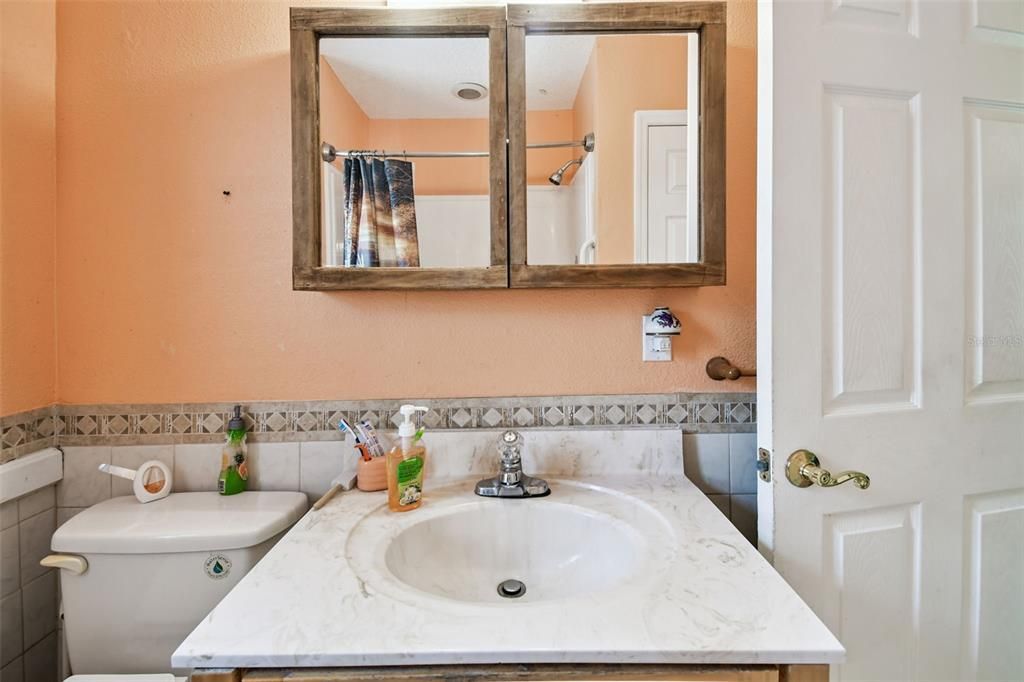 На продажу: $235,000 (2 спален, 2 ванн, 1292 Квадратных фут)