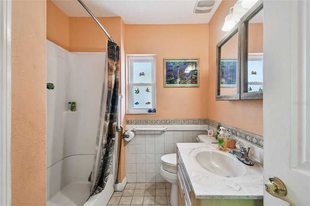 На продажу: $235,000 (2 спален, 2 ванн, 1292 Квадратных фут)