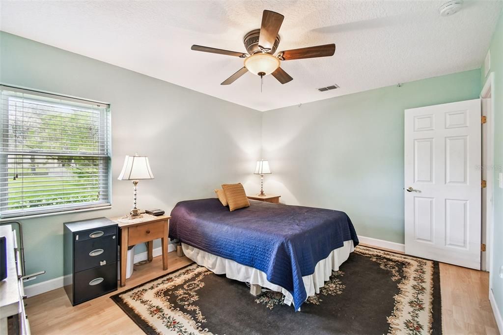 На продажу: $235,000 (2 спален, 2 ванн, 1292 Квадратных фут)