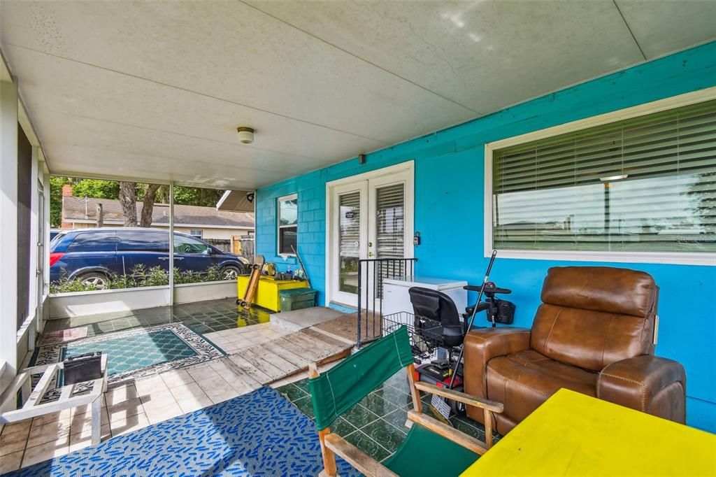 На продажу: $235,000 (2 спален, 2 ванн, 1292 Квадратных фут)