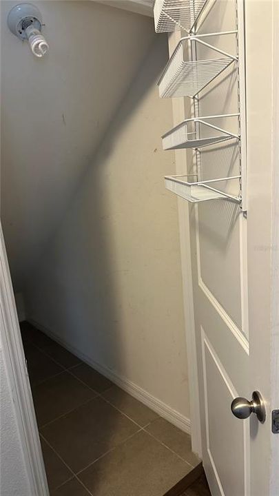 For Rent: $3,400 (5 beds, 2 baths, 2905 Square Feet)