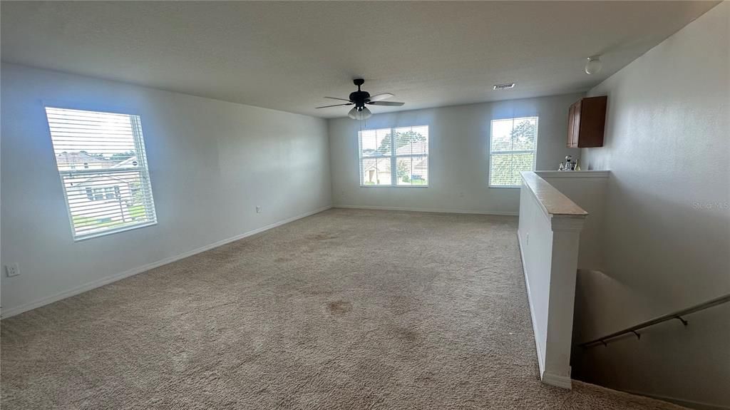 For Rent: $3,400 (5 beds, 2 baths, 2905 Square Feet)