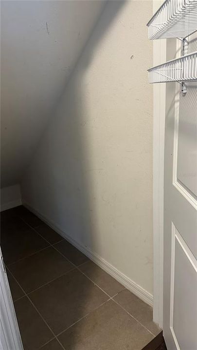 For Rent: $3,400 (5 beds, 2 baths, 2905 Square Feet)