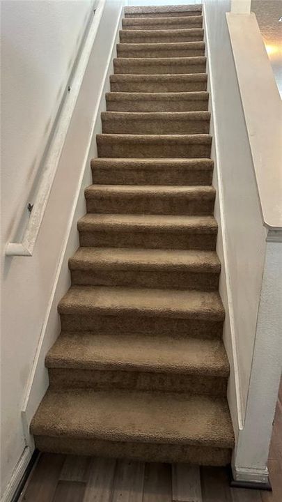 For Rent: $3,400 (5 beds, 2 baths, 2905 Square Feet)