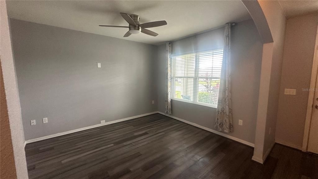 For Rent: $3,400 (5 beds, 2 baths, 2905 Square Feet)