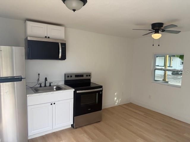 出租: $1,049 (0 贝兹, 1 浴室, 190 平方英尺)