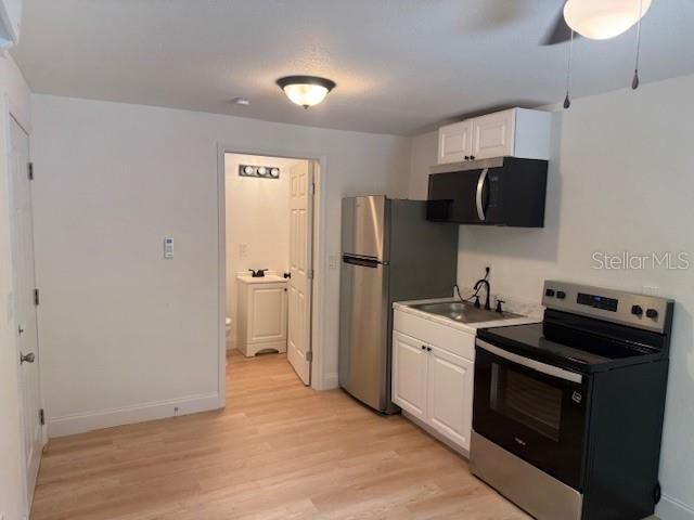 出租: $1,049 (0 贝兹, 1 浴室, 190 平方英尺)