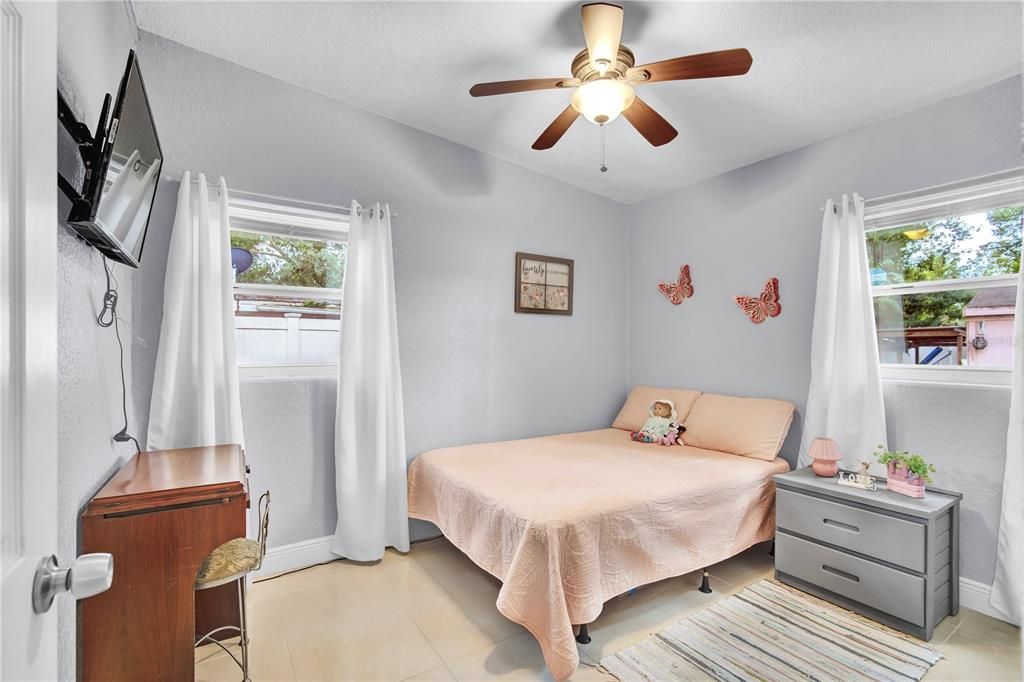 Под контрактом: $239,000 (2 спален, 1 ванн, 852 Квадратных фут)