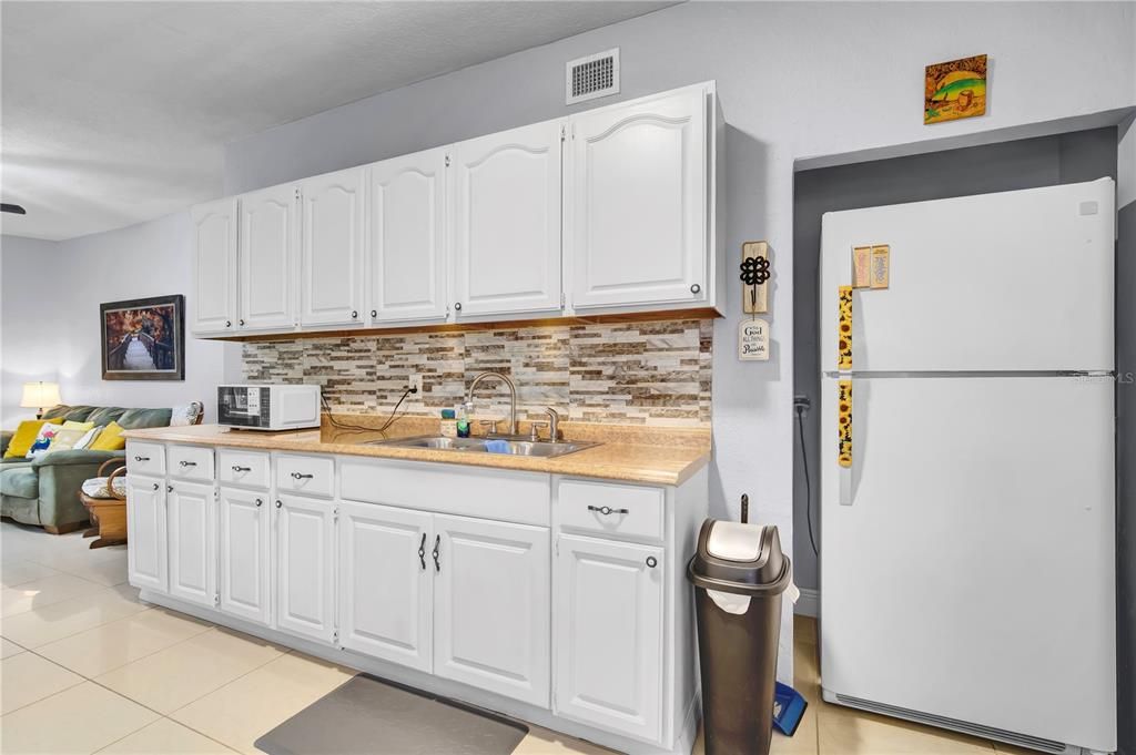 Под контрактом: $239,000 (2 спален, 1 ванн, 852 Квадратных фут)