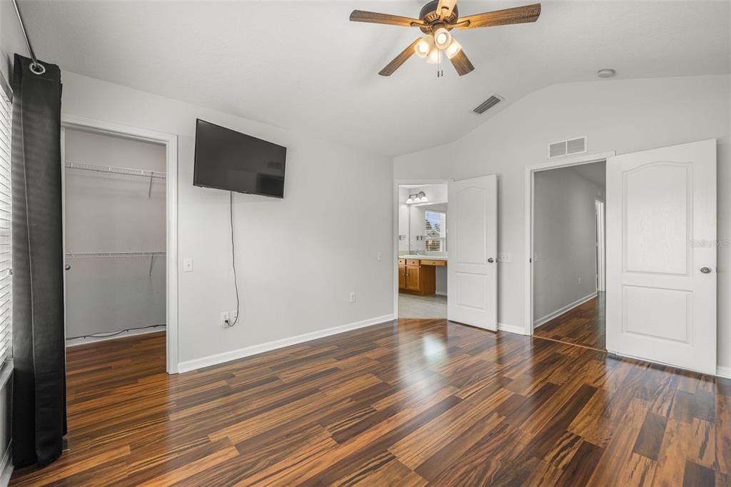 For Sale: $269,000 (3 beds, 2 baths, 1545 Square Feet)