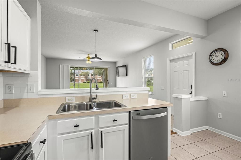 For Sale: $269,000 (3 beds, 2 baths, 1545 Square Feet)