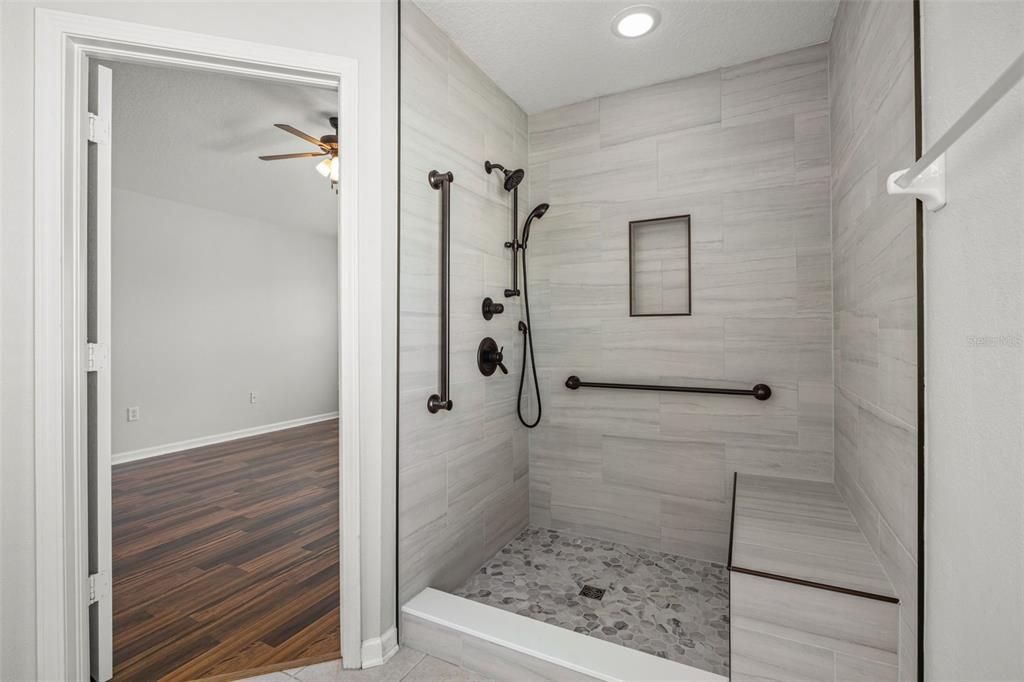 For Sale: $269,000 (3 beds, 2 baths, 1545 Square Feet)