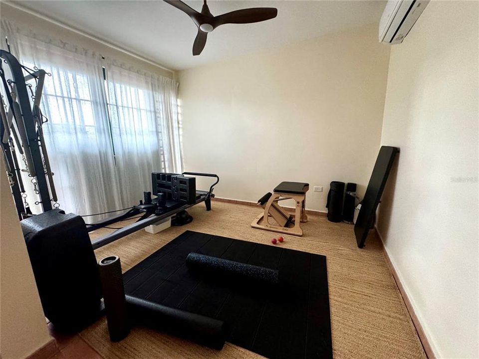 На продажу: $1,325,000 (4 спален, 2 ванн, 2100 Квадратных фут)