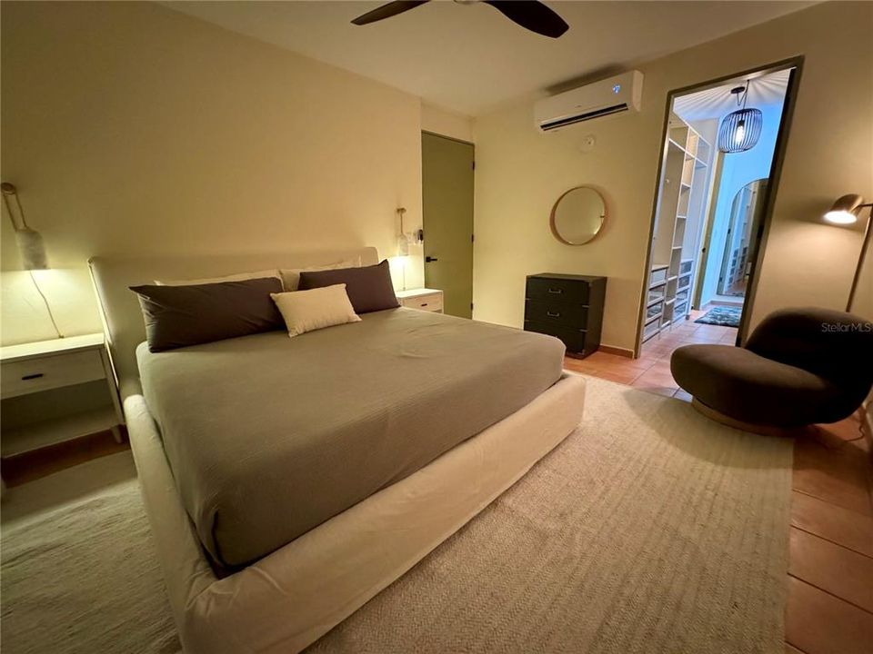 На продажу: $1,325,000 (4 спален, 2 ванн, 2100 Квадратных фут)