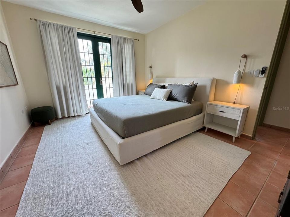 На продажу: $1,325,000 (4 спален, 2 ванн, 2100 Квадратных фут)