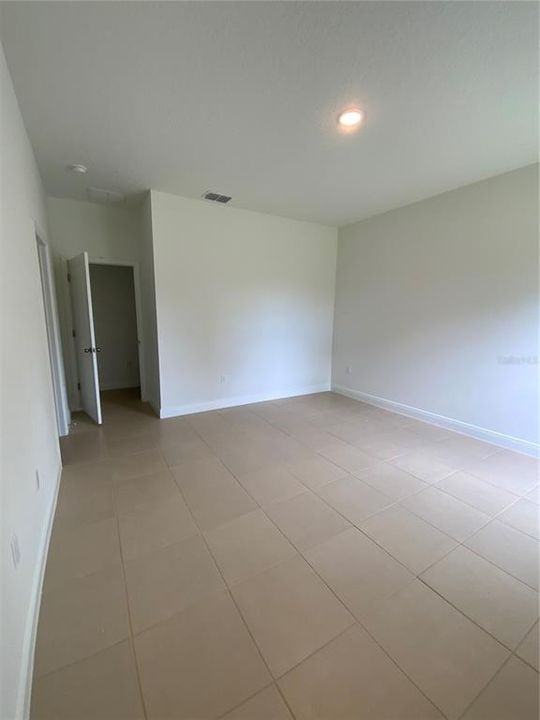 For Rent: $1,950 (4 beds, 2 baths, 1578 Square Feet)