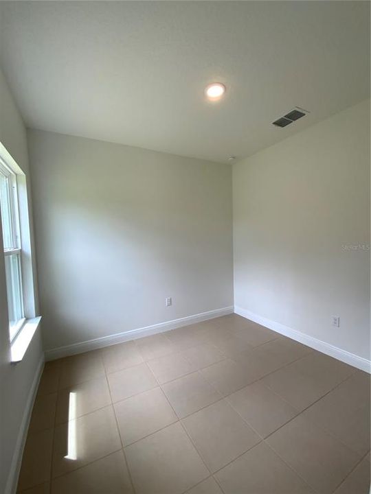 For Rent: $1,950 (4 beds, 2 baths, 1578 Square Feet)