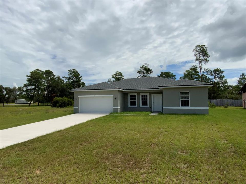 For Rent: $1,950 (4 beds, 2 baths, 1578 Square Feet)