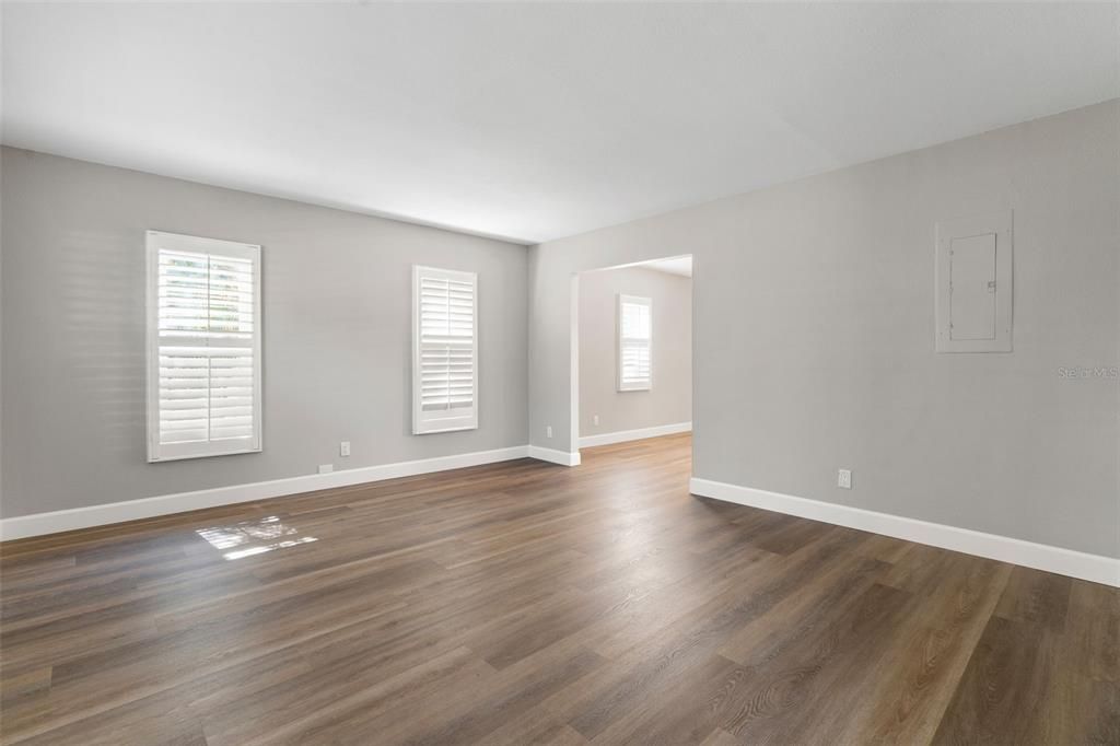 На продажу: $899,000 (4 спален, 2 ванн, 1815 Квадратных фут)