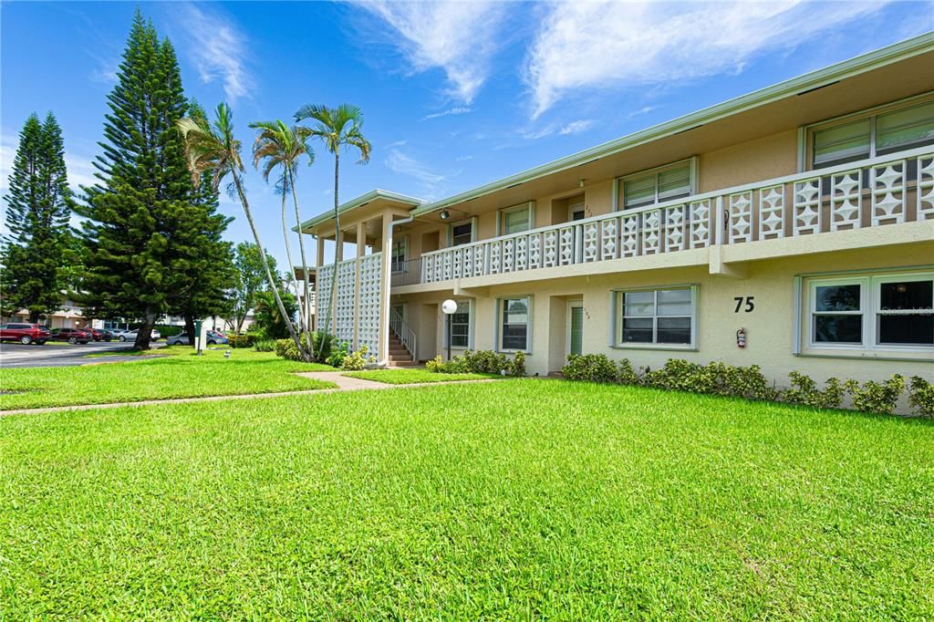 For Sale: $215,000 (2 beds, 2 baths, 1148 Square Feet)