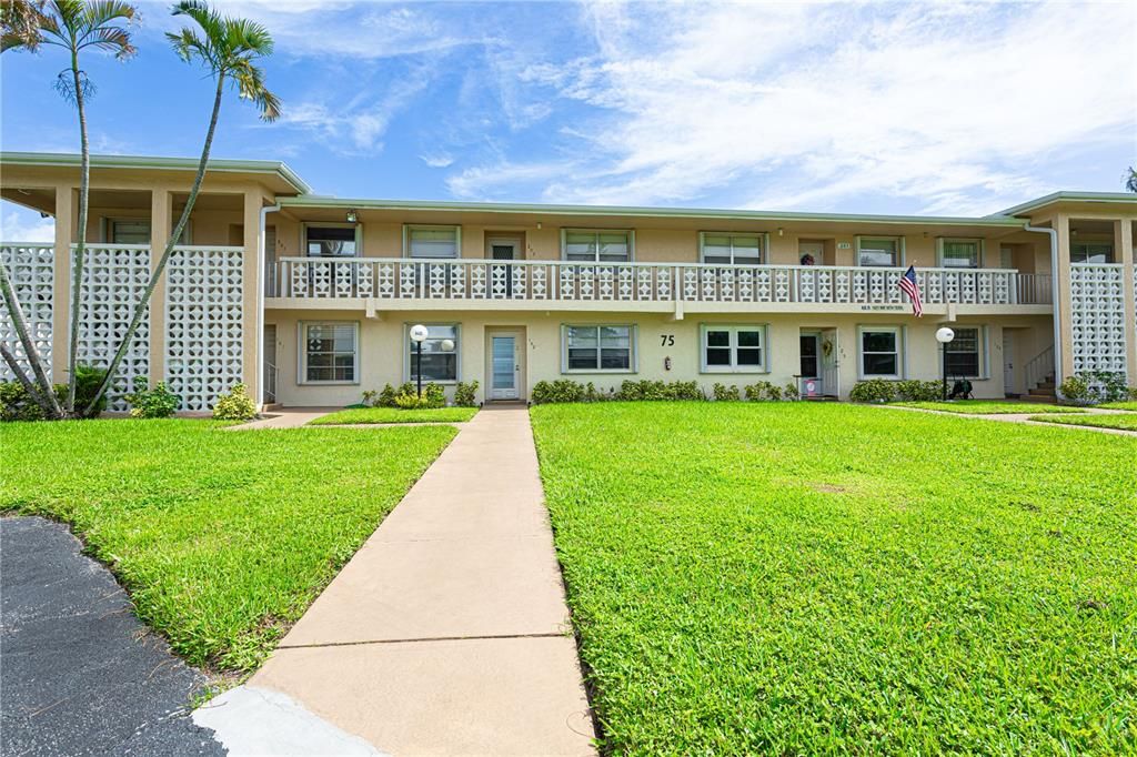 For Sale: $215,000 (2 beds, 2 baths, 1148 Square Feet)
