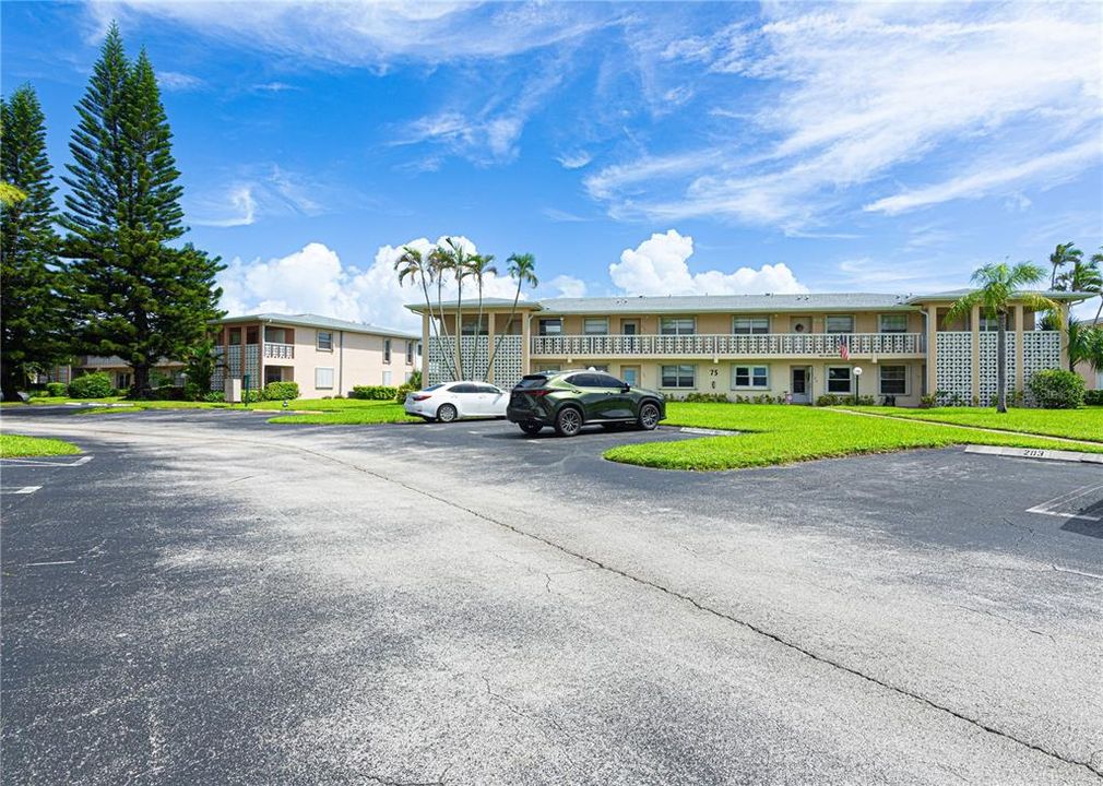For Sale: $215,000 (2 beds, 2 baths, 1148 Square Feet)