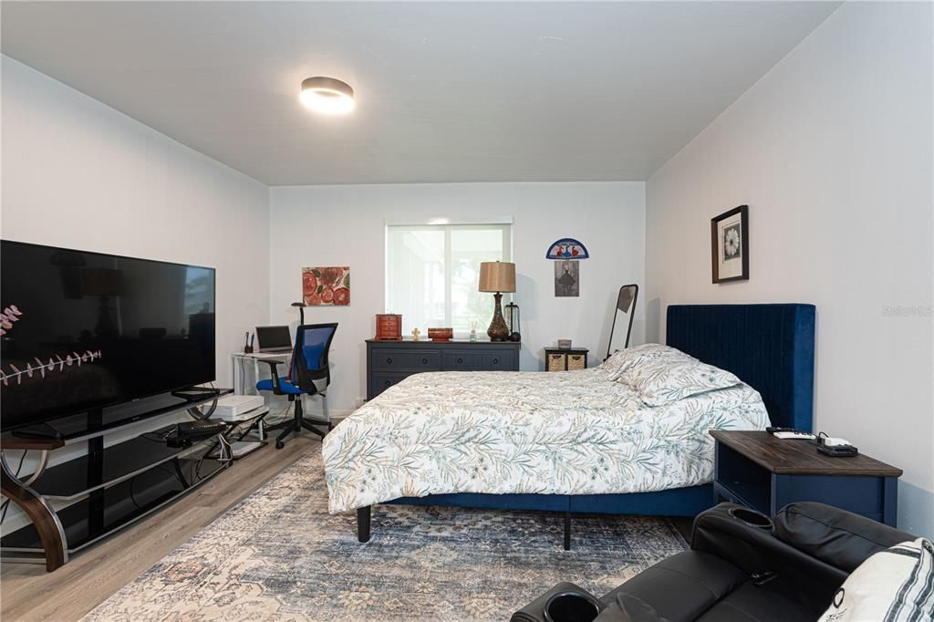 For Sale: $215,000 (2 beds, 2 baths, 1148 Square Feet)