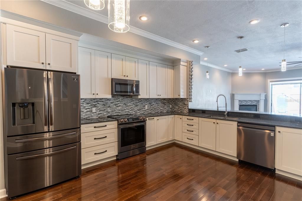 For Sale: $1,330,000 (3 beds, 2 baths, 2998 Square Feet)