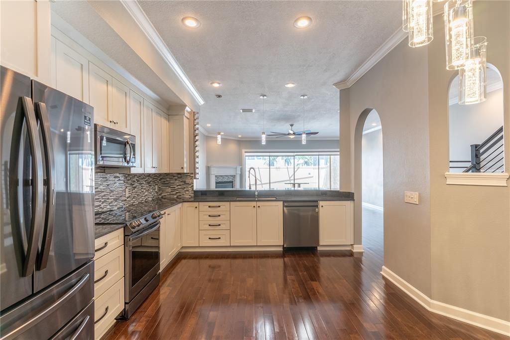 For Sale: $1,330,000 (3 beds, 2 baths, 2998 Square Feet)